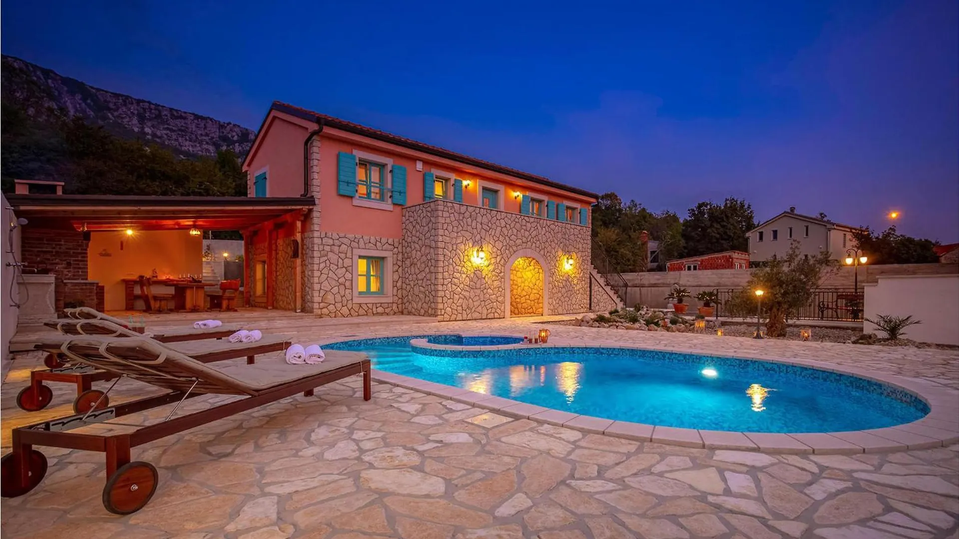 Awesome Home In Grizane With Wifi